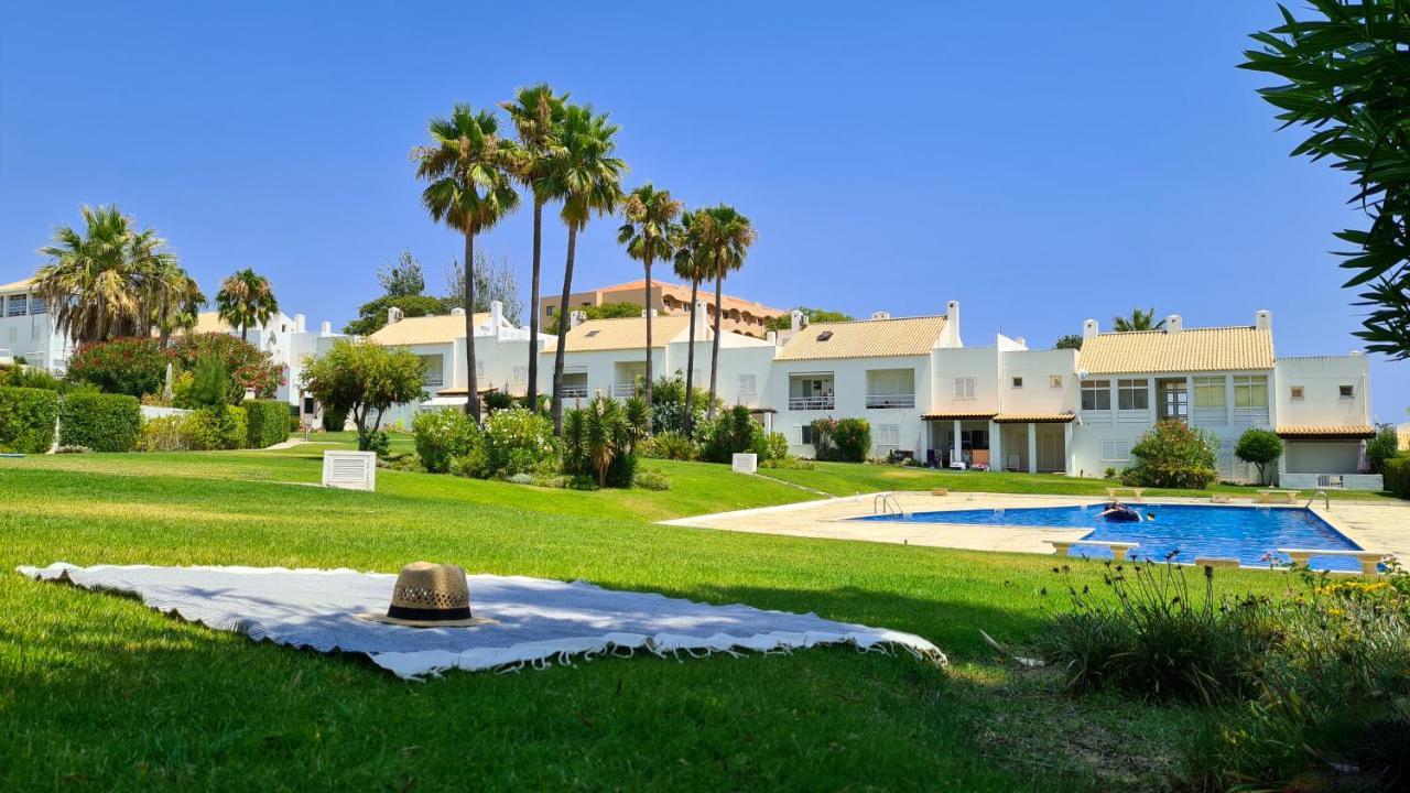 Beach Villa With Ocean View And Rooftop Cinema Guia  Luaran gambar