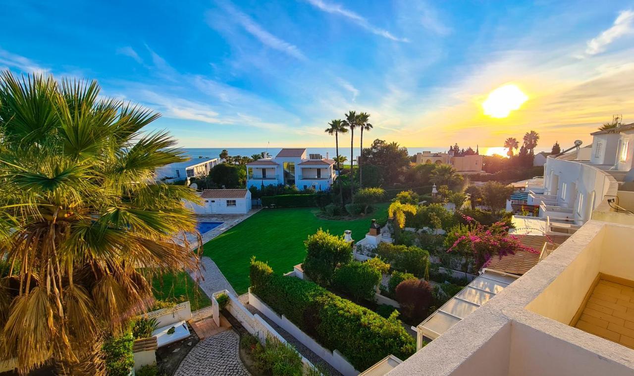 Beach Villa With Ocean View And Rooftop Cinema Guia  Luaran gambar